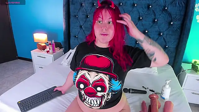 Issa Clark01 online show from 03/12/26, 12:28