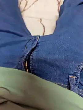 Snapshot of AqueousCrepe chatting on 02/14/26, 12:57 AqueousCrepe online show from 02/14/26, 12:57