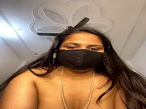 missmisha01 online show from 12/17/25, 02:12
