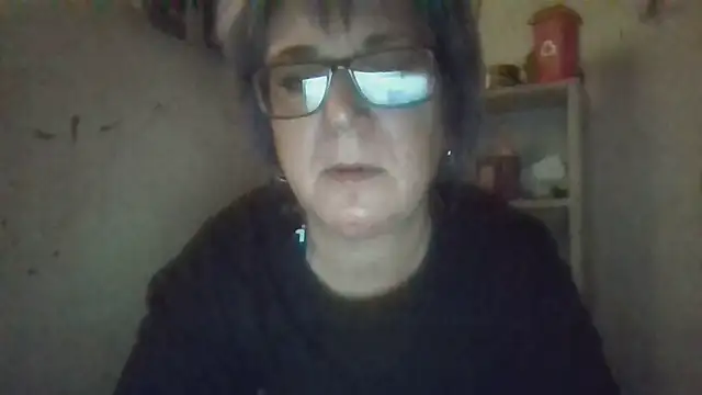 Snapshot of becky1111 chatting on 06/25/26, 11:09 becky1111 online show from 06/25/26, 11:09