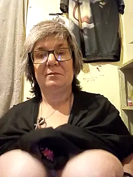 Snapshot of becky1111 chatting on 07/14/26, 02:49 becky1111 online show from 07/14/26, 02:49