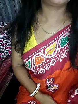 Snapshot of MAHI066 chatting on 05/07/26, 05:35 MAHI066 online show from 05/07/26, 05:35