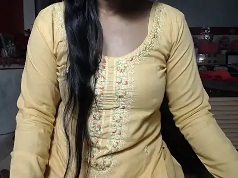 Snapshot of surbhi01 chatting on 05/19/26, 06:53 surbhi01 online show from 05/19/26, 06:53
