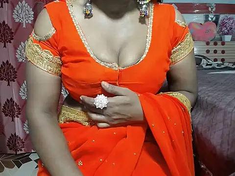 Snapshot of surbhi01 chatting on 06/13/26, 09:57 surbhi01 online show from 06/13/26, 09:57