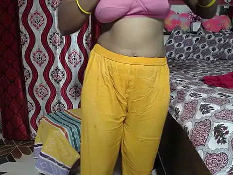 surbhi01 online show from 06/26/26, 04:28