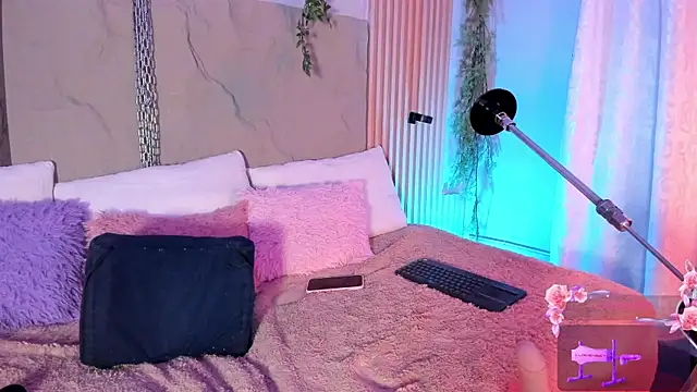 isabellagiirl online show from 07/21/26, 08:33