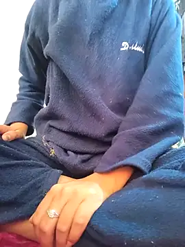 kinsu4763 online show from 12/18/25, 02:17