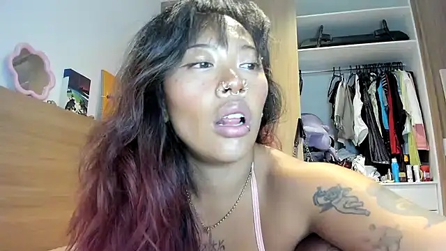 Snapshot of heavenngirlyy444 chatting on 02/02/26, 04:22 heavenngirlyy444 online show from 02/02/26, 04:22