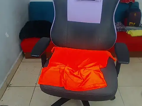 Boy tatto77 online show from 01/06/26, 05:27