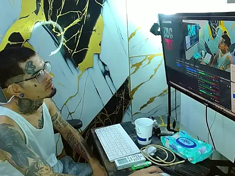 Snapshot of Boy_tatto77 chatting on 04/25/26, 11:46 Boy tatto77 online show from 04/25/26, 11:46