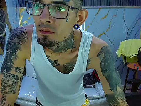 Snapshot of Boy_tatto77 chatting on 07/09/26, 01:20 Boy tatto77 online show from 07/09/26, 01:20