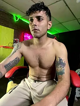 Snapshot of JustynAle2025 chatting on 01/11/26, 03:55 JustynAle2025 online show from 01/11/26, 03:55