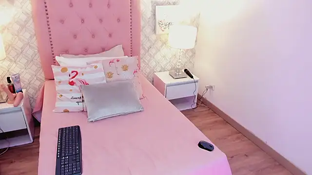 amber  ferrera online show from 02/03/26, 07:41