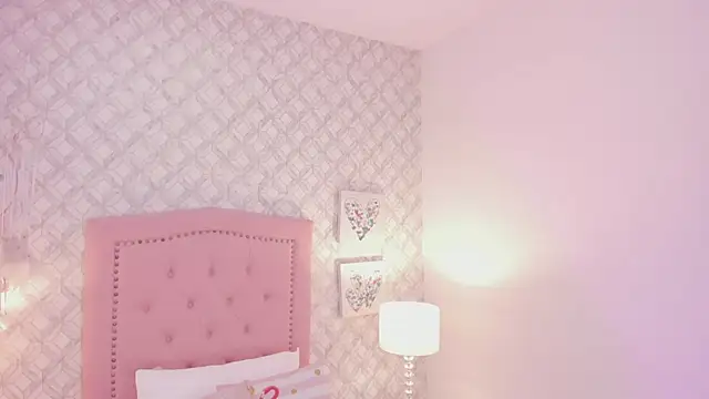 amber  ferrera online show from 02/25/26, 11:42