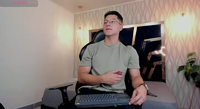 Noah Clarkk online show from 03/01/26, 03:47