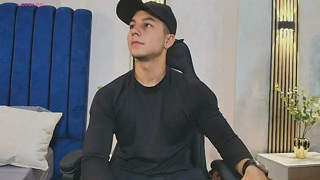 Noah Clarkk online show from 05/21/26, 05:42