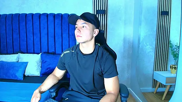 Noah Clarkk online show from 06/22/26, 05:32