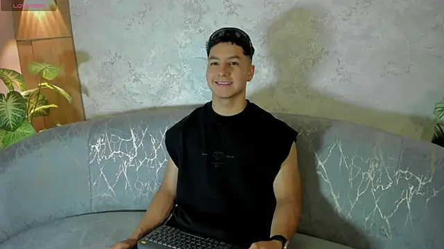 Noah Clarkk online show from 06/27/26, 04:01