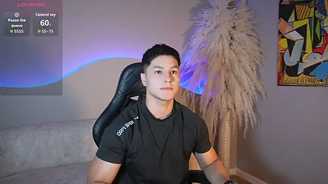 Noah Clarkk online show from 07/10/26, 05:37
