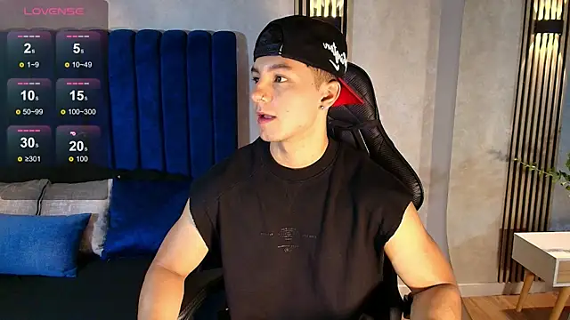 Noah Clarkk online show from 08/01/26, 05:34