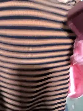 Snapshot of Sweet-Berryy chatting on 05/29/26, 02:42 Sweet-Berryy online show from 05/29/26, 02:42