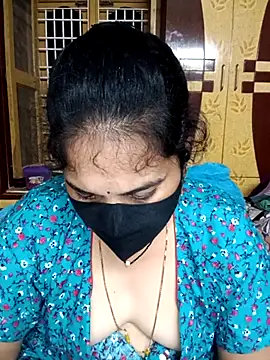 Snapshot of maduri__ chatting on 02/04/26, 06:47 maduri online show from 02/04/26, 06:47