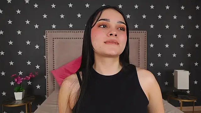 RaquellStar online show from 03/06/26, 08:22