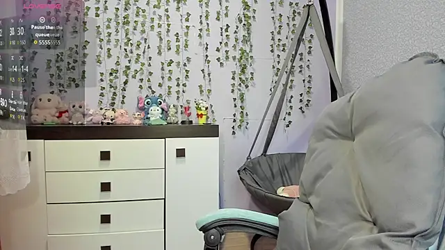Snapshot of Yoonhee_ki chatting on 05/06/26, 04:12 Yoonhee ki online show from 05/06/26, 04:12