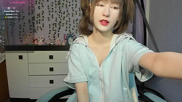 Snapshot of Yoonhee_ki chatting on 05/07/26, 12:54 Yoonhee ki online show from 05/07/26, 12:54