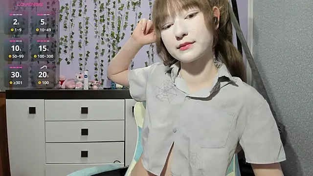 Snapshot of Yoonhee_ki chatting on 05/25/26, 05:30 Yoonhee ki online show from 05/25/26, 05:30