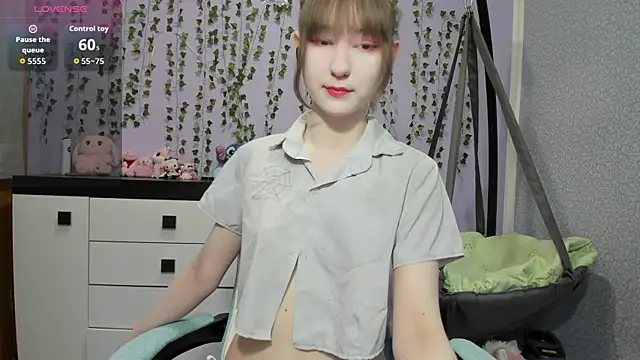 Snapshot of Yoonhee_ki chatting on 06/04/26, 02:23 Yoonhee ki online show from 06/04/26, 02:23