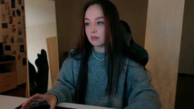 fallin lovee online show from 12/20/25, 04:41