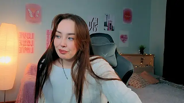 fallin lovee online show from 02/03/26, 07:41