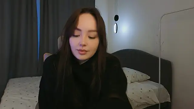 fallin lovee online show from 04/22/26, 01:45