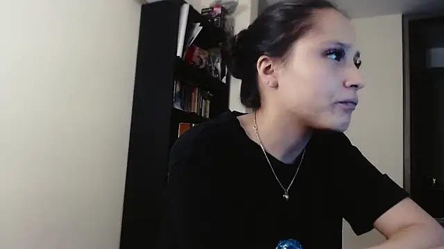 Agatha Dubois4  online show from 04/23/26, 01:07