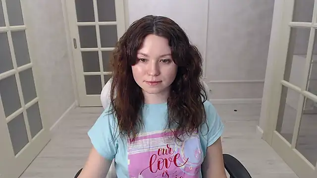 LondonMiley online show from 12/21/25, 08:05