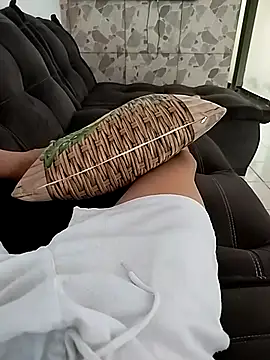 Snapshot of sexback11 chatting on 02/27/26, 04:40 sexback11 online show from 02/27/26, 04:40