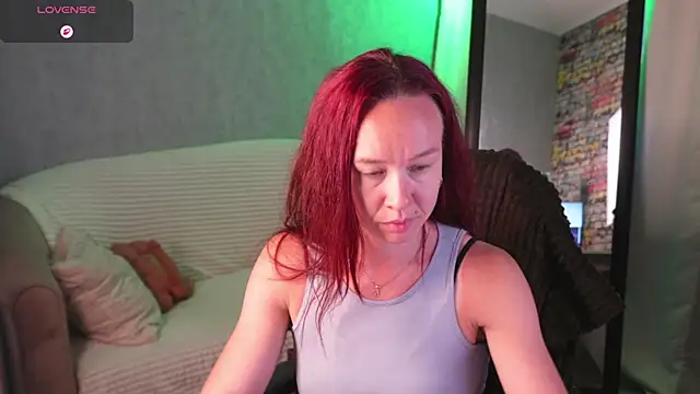 Snapshot of Spoty_Kate_ chatting on 06/19/26, 01:32 Spoty Kate online show from 06/19/26, 01:32
