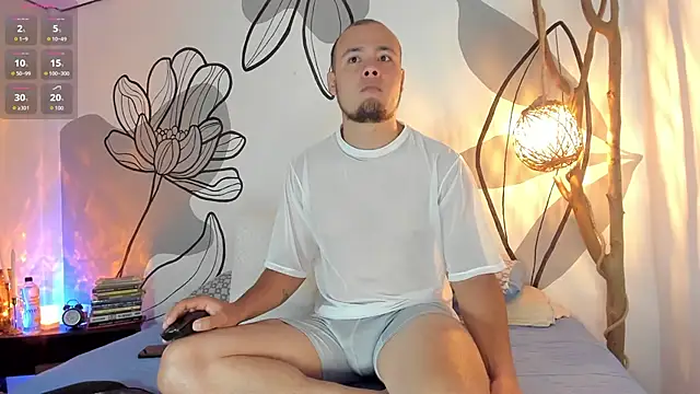 Snapshot of maaxtaylor_ chatting on 02/23/26, 11:07 maaxtaylor online show from 02/23/26, 11:07