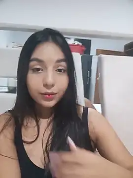 Snapshot of Babyabril18_ chatting on 05/27/26, 01:57 Babyabril18 online show from 05/27/26, 01:57