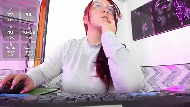 Snapshot of Isaa_Tyler chatting on 12/22/25, 04:59 Isaa Tyler online show from 12/22/25, 04:59