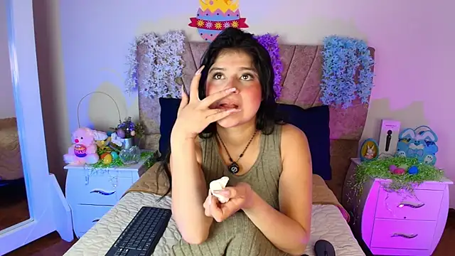 hannaa cute online show from 04/14/26, 12:00