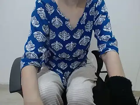 Farhana beautyfull online show from 04/03/26, 03:48