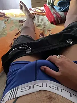 Snapshot of GuioficialBr chatting on 02/04/26, 03:51 GuioficialBr online show from 02/04/26, 03:51