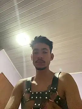 Snapshot of GuioficialBr chatting on 02/05/26, 04:50 GuioficialBr online show from 02/05/26, 04:50