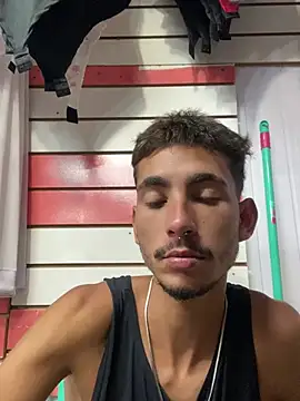 Snapshot of GuioficialBr chatting on 02/27/26, 05:35 GuioficialBr online show from 02/27/26, 05:35