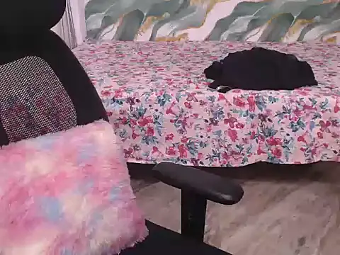 bold-smirthii online show from 02/18/26, 05:25