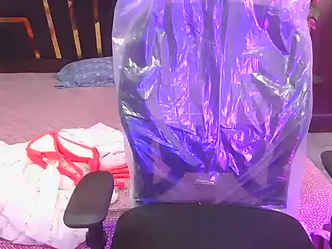 bold-smirthii online show from 04/19/26, 03:28