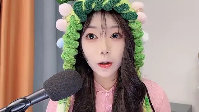 smalldaisy online show from 02/02/26, 12:15