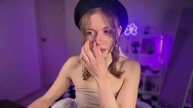 KellySunn online show from 04/19/26, 08:02